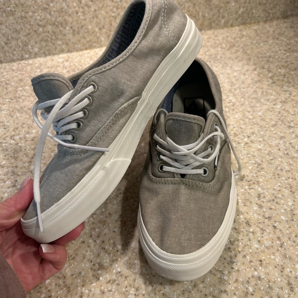 Vans Women's Size 8 Grey Sneaker - Picture 3 of 9